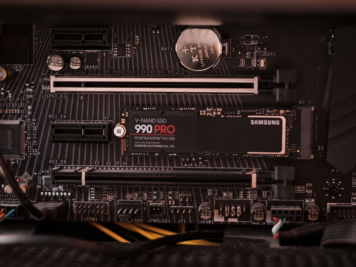 Samsung 990 PRO 1 TB M.2 PCI Express 4.0 NVMe V-NAND MLC - MZ-V9P1T0B/AM