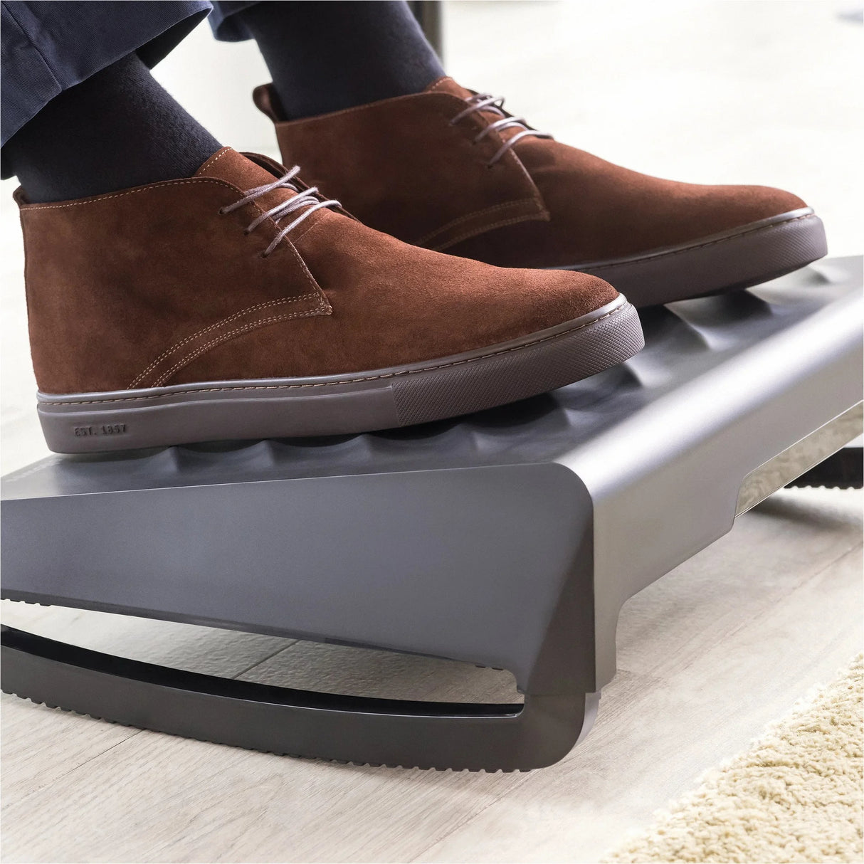Fellowes Breyta Foot Rest - Black - 100098566