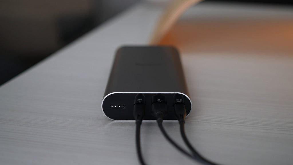 Targus APB080GLZ power bank 2500 mAh Silver, Black - APB080GLZ