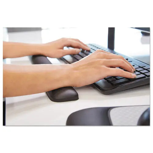 3M 3M Gel Wrist Rest for Keyboards, 19 x 2, Black - WR85B