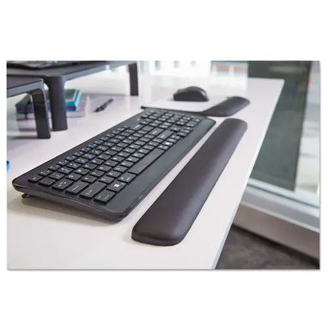 3M 3M Gel Wrist Rest for Keyboards, 19 x 2, Black - WR85B
