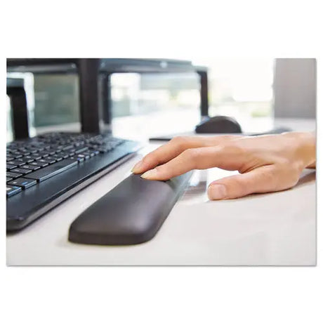 3M 3M Gel Wrist Rest for Keyboards, 19 x 2, Black - WR85B