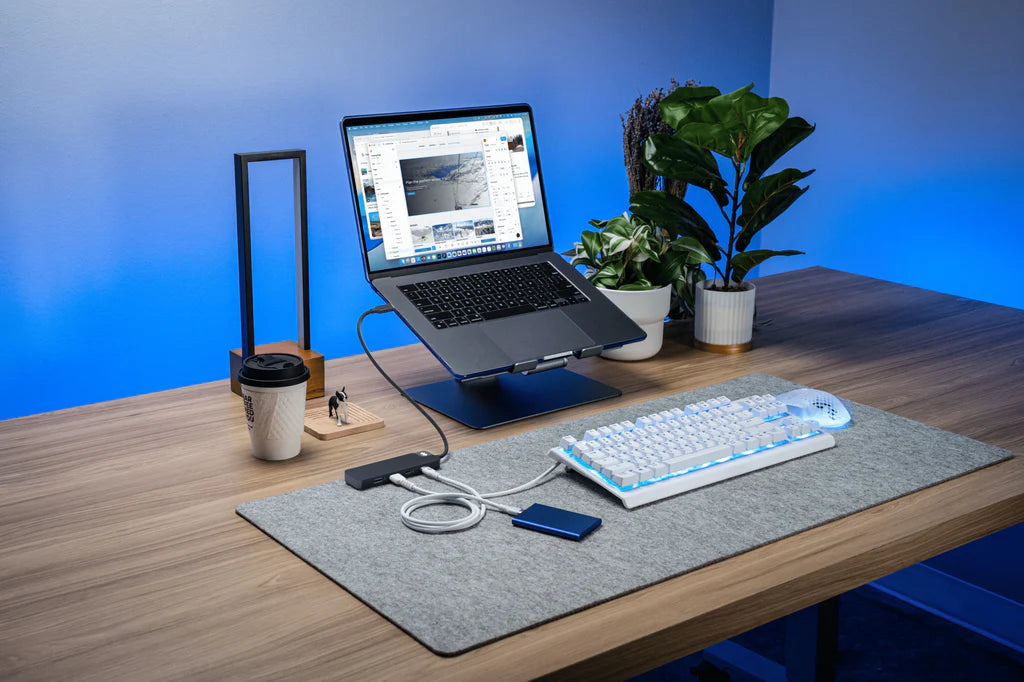 Targus HyperDrive Flex 4 Port USB-C Combo Hub USB 2.0 Type-C 5000 Mbit/s Black - HD5200BKGL