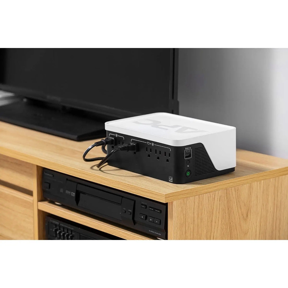 APC APC BE500G3 uninterruptible power supply (UPS) Standby (Offline) 0.5 kVA 300 W 6 AC outlet(s) - BE500G3