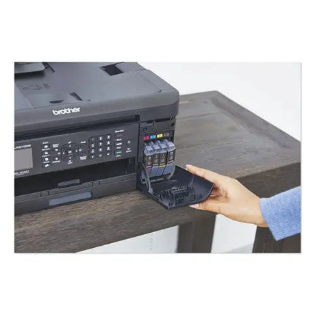 BROTHER BROTHER  Ink, 200-Page-Yield, Cyan - LC401CS