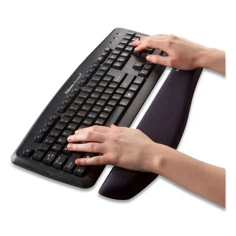 FELLOWES FELLOWES PlushTouch Keyboard Wrist Rest with FoamFusion Technology, 18.12 x 3.19, Graphite - 9252301