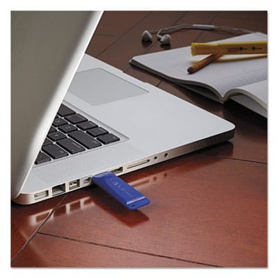 VERBATIM Digital Media Classic USB 2.0 Flash Drive, 8 GB, Blue - 97088